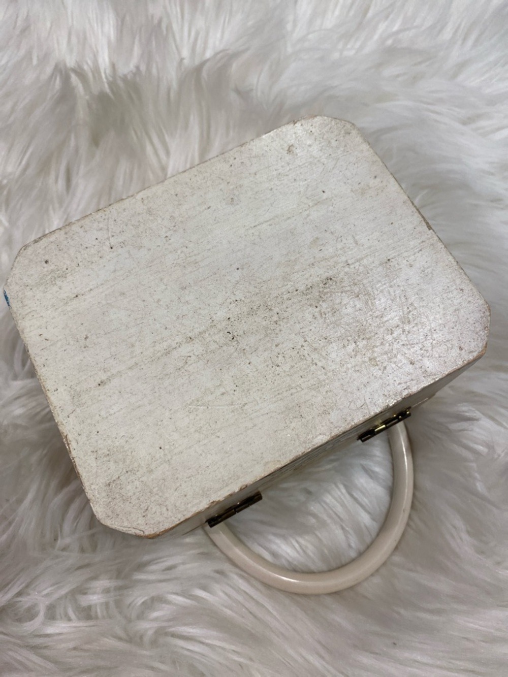 Vintage Cream Floral wooden Box Handbag with Daisy Motif - Picture 8 of 11